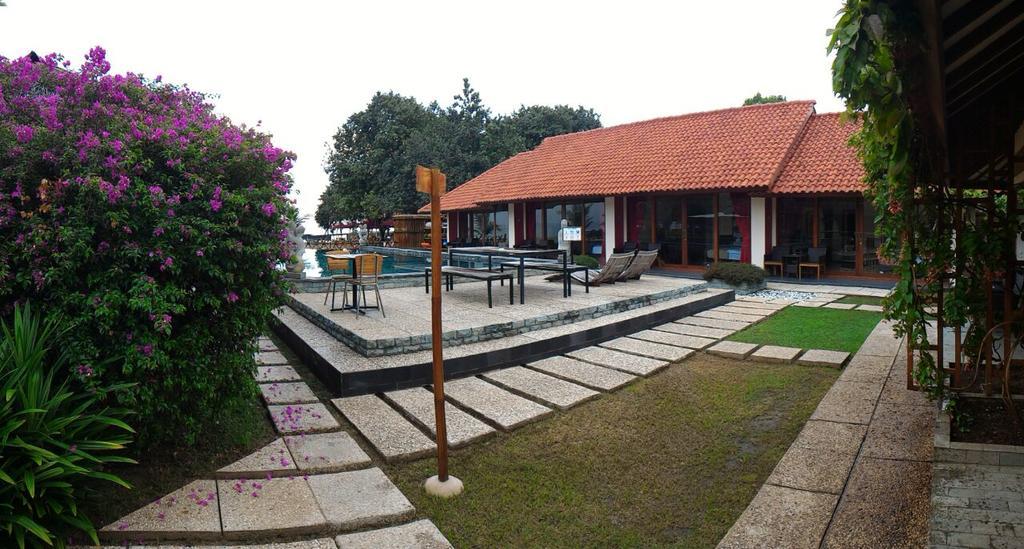 Jepara Marina Beach Bungalows Εξωτερικό φωτογραφία
